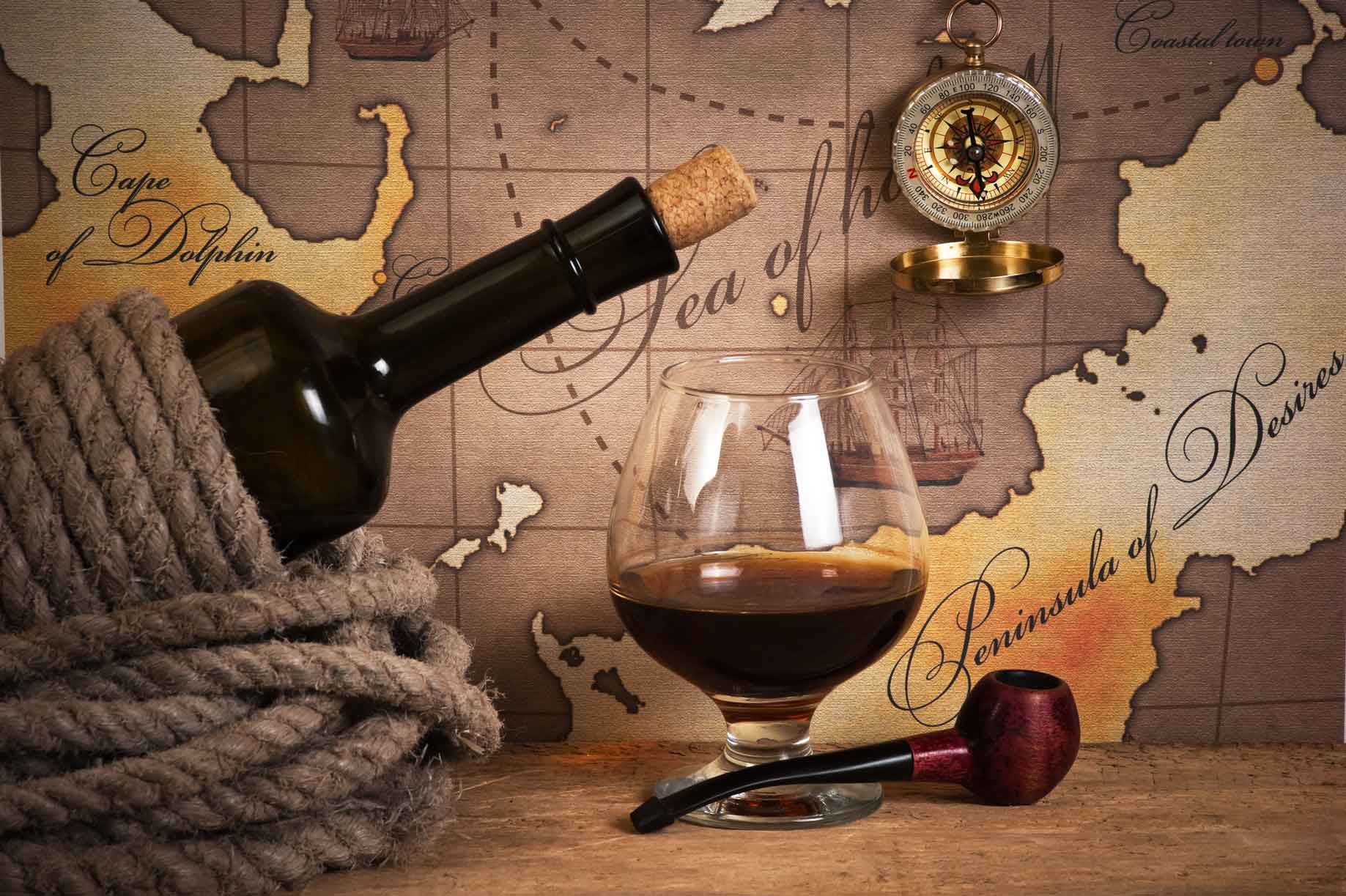 地図とワイン