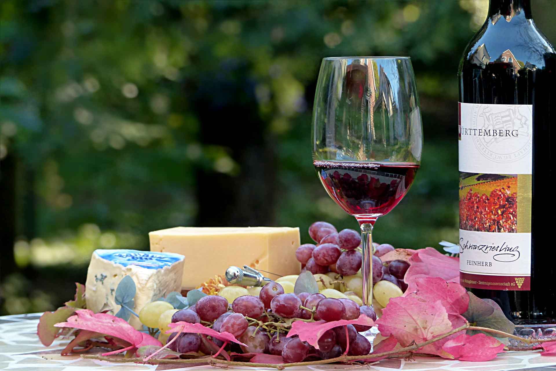 赤ワインと紅葉とチーズ